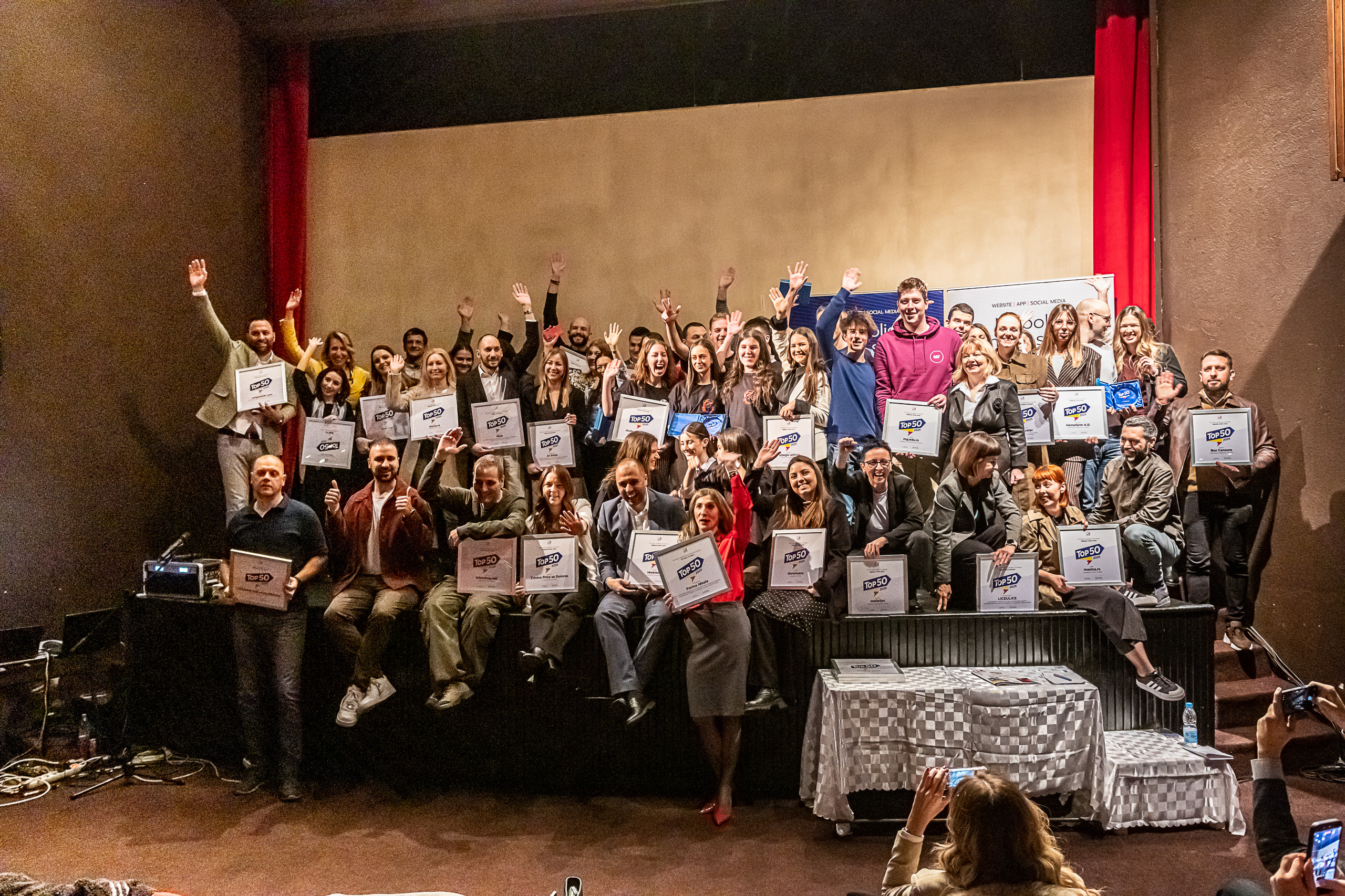 Priznanje za Mjob za Digital Innovation na takmičenju Top 50 online stvari u Srbiji